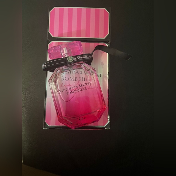 Victoria's secret Bombshell 100ml brand new - Picture 5 of 6